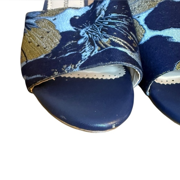 Soft Surroundings Priya Blue Floral Brocade Slide On Sandals - Picture 3 of 7